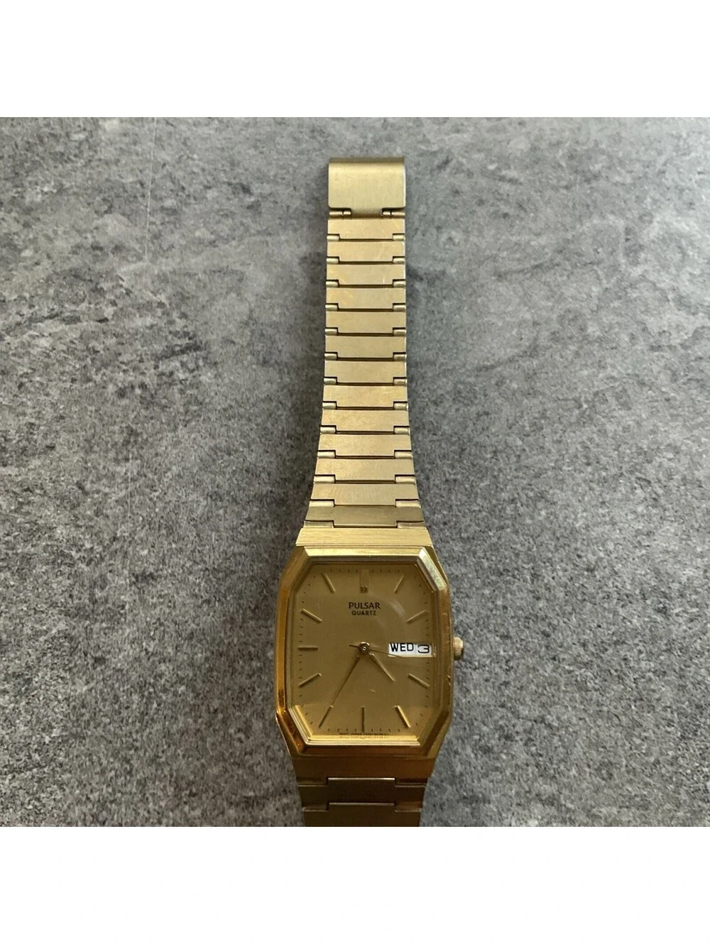Vintage Pulsar Watch V533-5A70 28mm Gold Tone Rectangle Tank Day/Date Dial A5